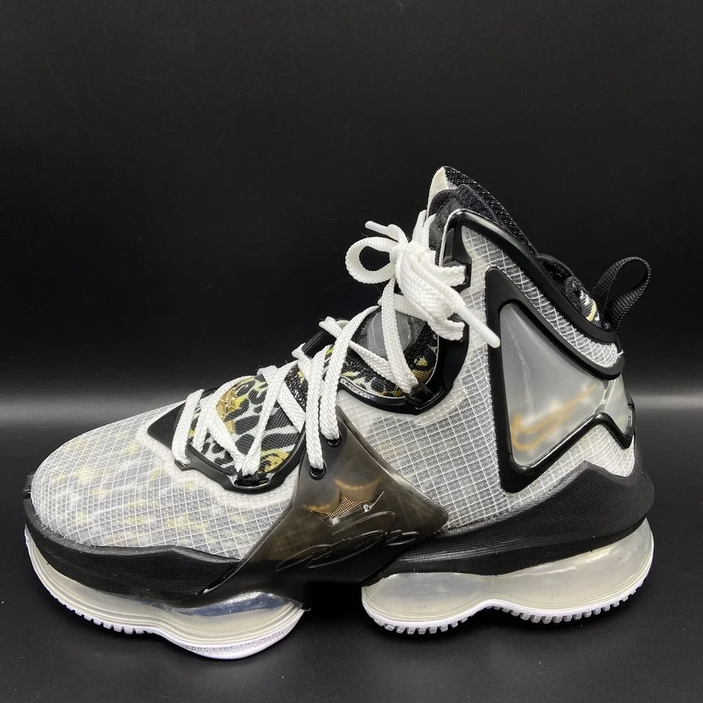 Nike Lebron XIX 19 Royalty White Metallic Gold Black Mens CZ0203-100 sz 4 no box